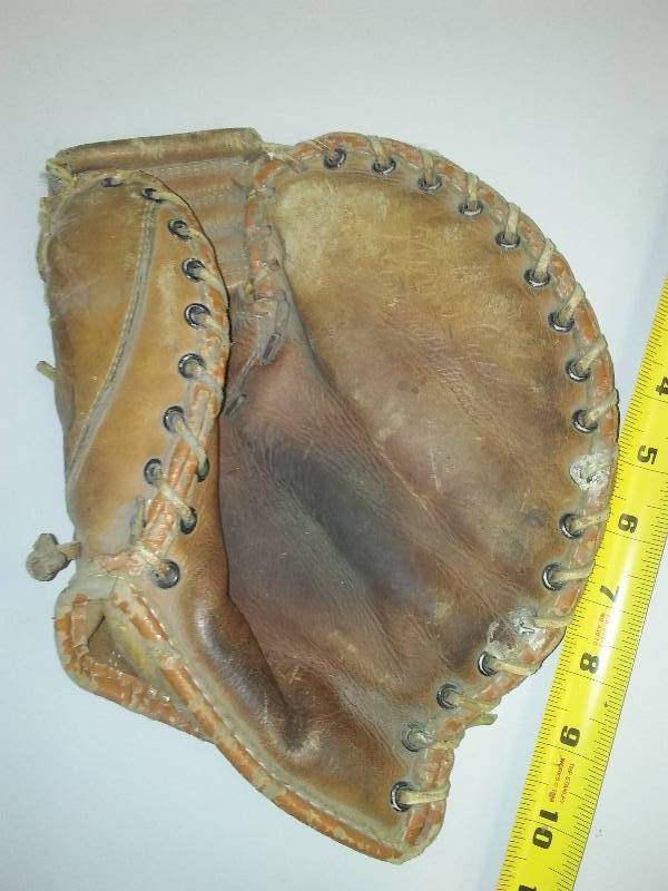 Wilson right handed baseball glove, �The Big Scoop� Norm Cash