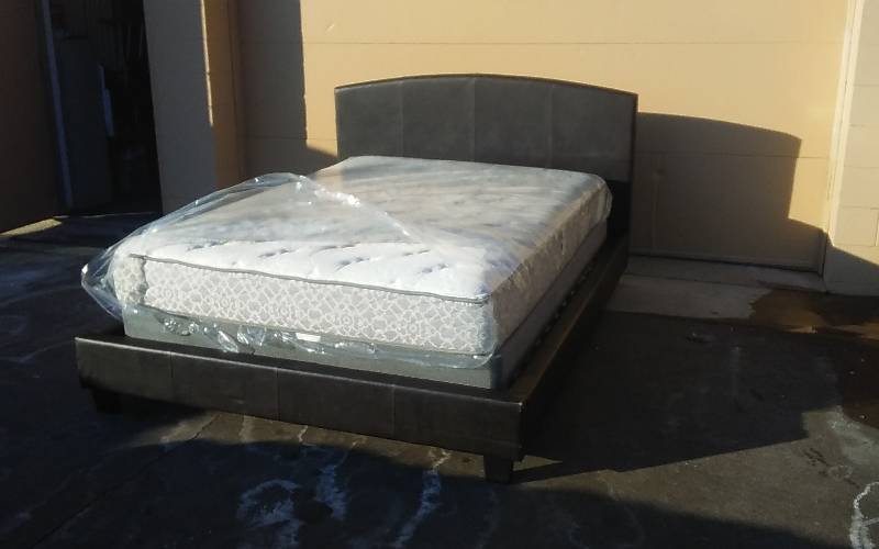 lot 3 image: Full Size Bed - Padded Headboard With Rails (66 Wide)
