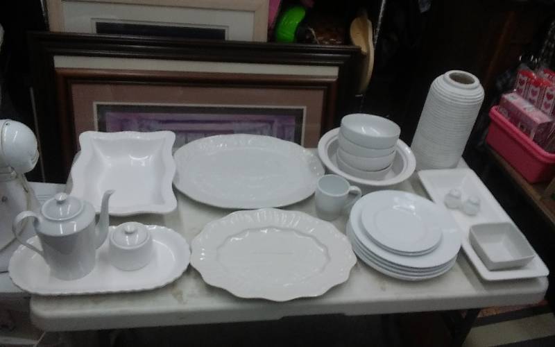 lot 16 image: Large Lot Of White Dishware
