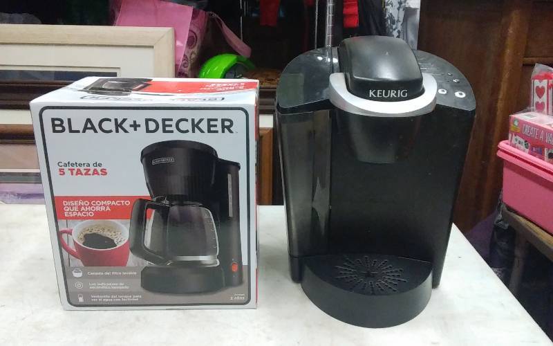 lot 24 image: Keurig Coffee Maker, Black & Decker 5 Cup Coffee Maker