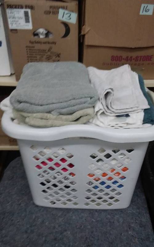 lot 42 image: Hamper Full Of Bath Towels