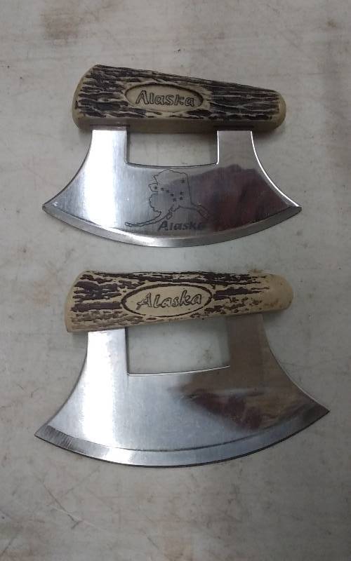 lot 46 image: 2-Alaskan Zulu Knives