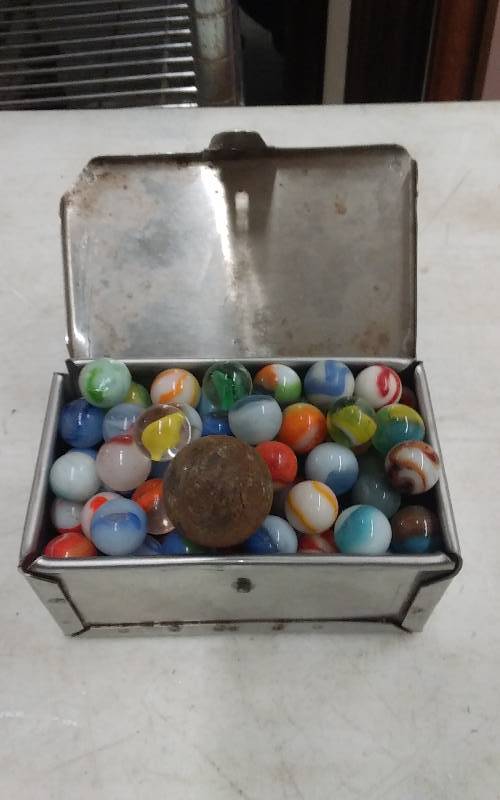 lot 48 image: Old Metal Box Full Of Old Marbles