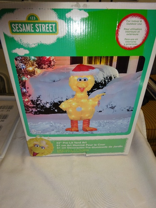 Sesame Street 32 Pre lit yard art