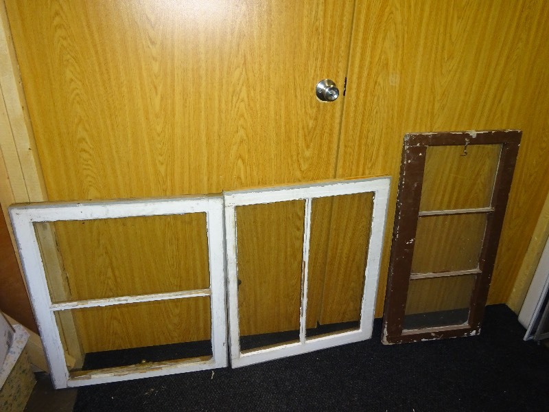 3 windows