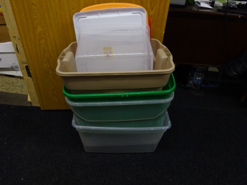 4 Plastic Bins