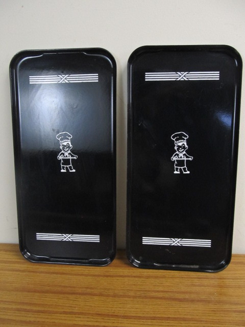 lot 67 image: Matching Pair of Vintage TAPPAN Enamelware Trays