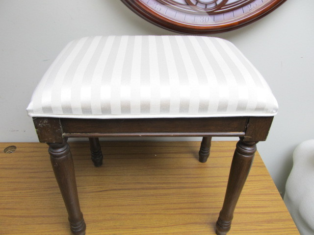 lot 39 image: Wooden Upholstered Piano Stool
