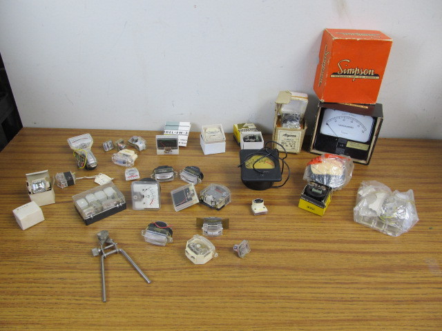 lot 40 image: Large Lot of Assorted Vintage UV Meters
