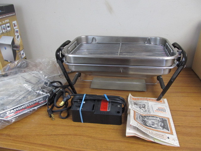 lot 10 image: Unused FARBERWARE Open Hearth Broiler