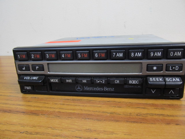 lot 98 image: Mercedes Benz Car Audio System