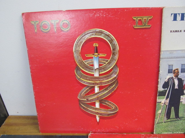 lot 134 image: Lot of Assorted Vintage Vinyl Records