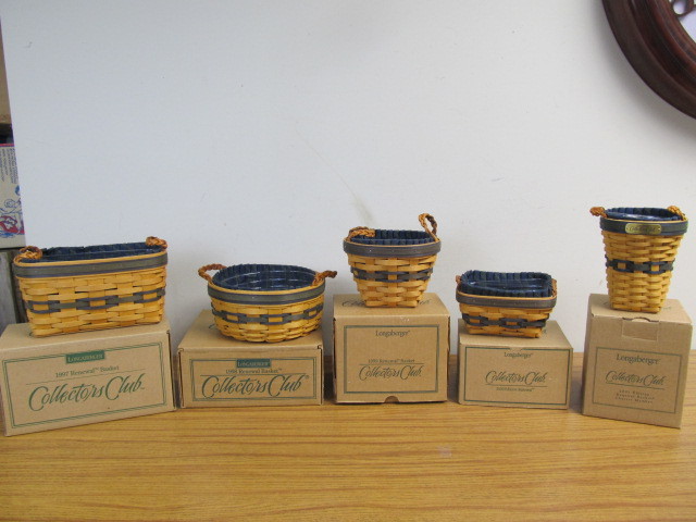 lot 140 image: 1997-2001 LONGABERGER Renewal Baskes wBoxes 