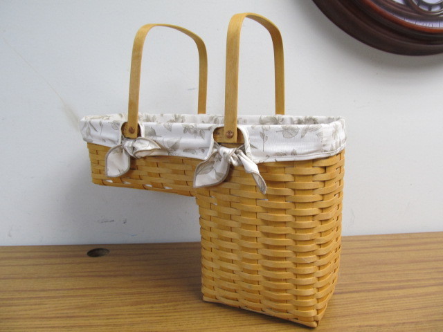 lot 145 image: Large Longaberger STEP IT UP Basket