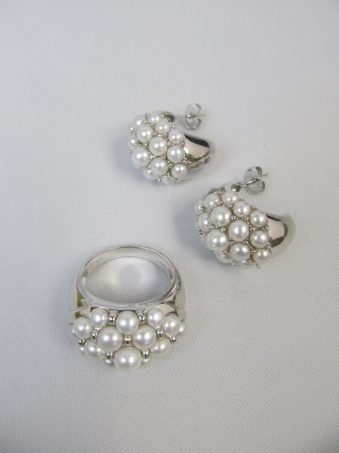 lot 183 image: HONORA Genuine Cluster Pearl & Sterling Silver Ring wEarrings
