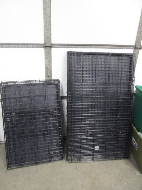 lot 149 image: 2 Folding Metal Dog Kennels