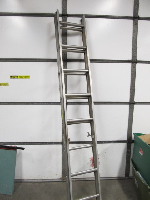 lot 150 image: Keller 16 Aluminum Extension Ladder