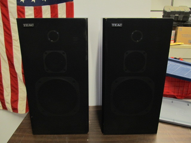 lot 154 image: Pair of TEAC SX-550 Floor Speakers
