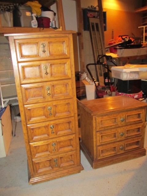lot 8 image: Vintage Mid Century Esperanto by Drexel Night Stand & Narrow Dresser
