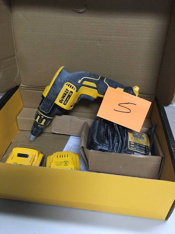 lot 5 image: DeWalt 20 Volt Max XR Cordless Lithium-Ion Brushless Drywell Screwgun Kit