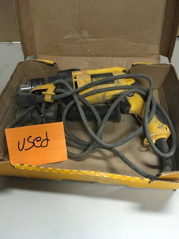 lot 15 image: DeWalt DW511 12 VSR Single Speed Corded Electric Hammer Drill used in working condition