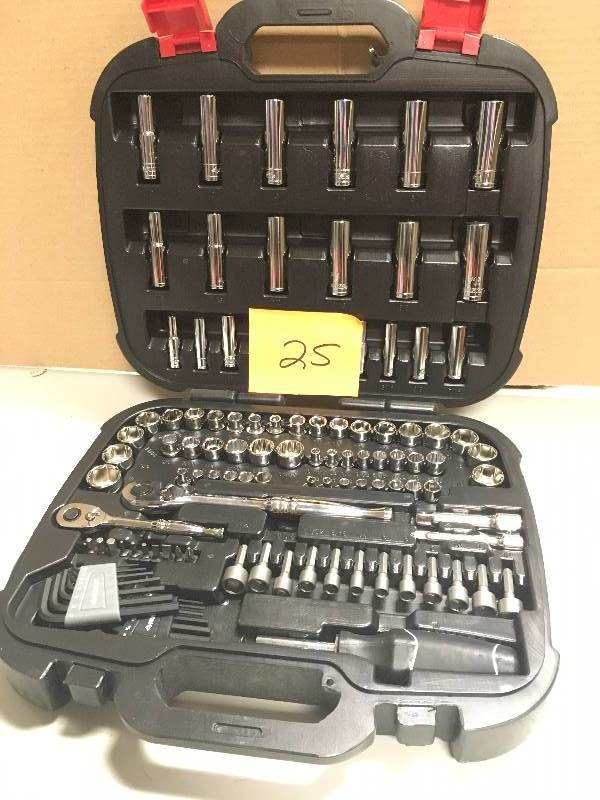 lot 25 image: Husky Mechanics Tools Set 111 Piece  not used