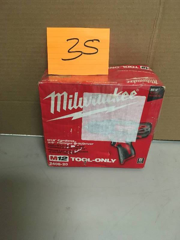 lot 35 image: Milwaukee 12 Volt Lithium-Ion 38 in. Cordless Hammer DrillDriver TOOL ONLY