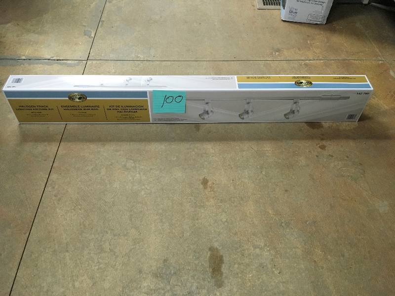 lot 100 image: Hampton Bay Halogen Track Lighing Fixture Kit White Finish 44 in. L x 4.25 in. W x 6.9 in. H new