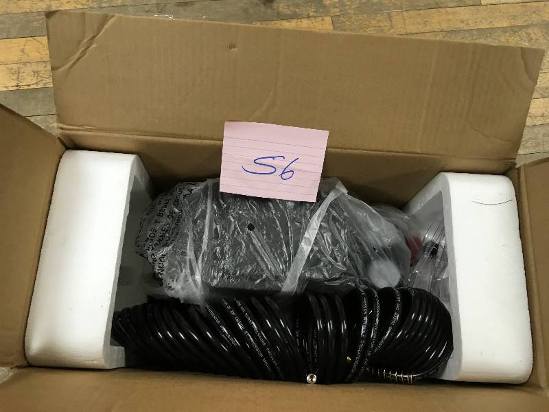lot 56 image: Husky 2 gal oil free air compressor open box in like new condition