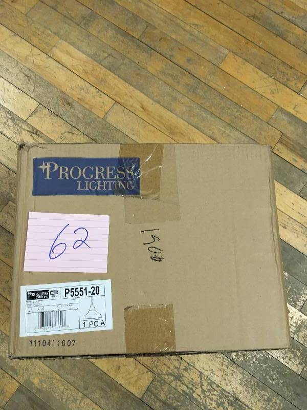 lot 62 image: Progress Lighting P5551-20 TraditionalClassic 1-100W Med Hanging Lantern, Antique new