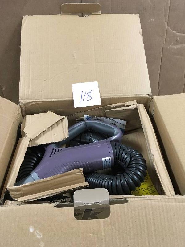 lot 118 image: Shark Powered Lift-Away Vacuum used in working condition