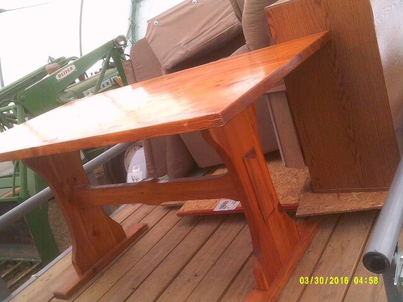 SOLID WOOD TABLE