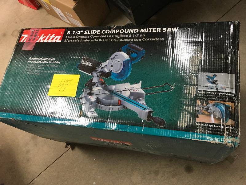 Makita 10.5 Amp 8-12 in. Corded Single Bevel Sliding Compound Miter Saw w Electric Brake, Soft Start, LED Light and 48T Blade not used