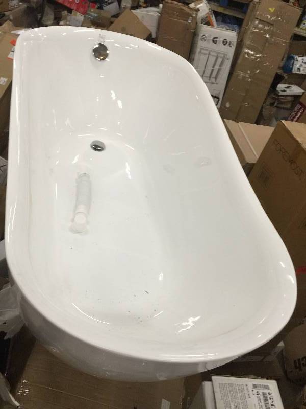 AKDY 5.56 ft. Acrylic Reversible Drain Oval Double Ended Flatbottom Non-Whirlpool Freestanding Bathtub in White not used whit small damage on the top