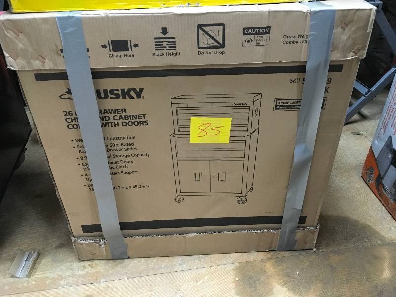 Husky 26 6-Drawer Ball Bearing Rolling Tool Chest & Cabinet Set open box never used