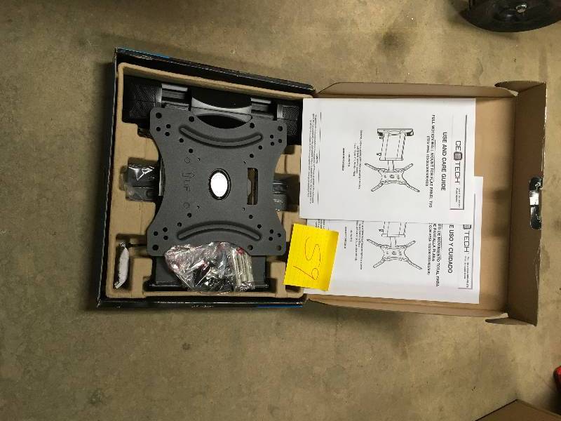 CE Space Saver 60564 Full Motion Wall Mount for Flat Panel TV, Black open box never used