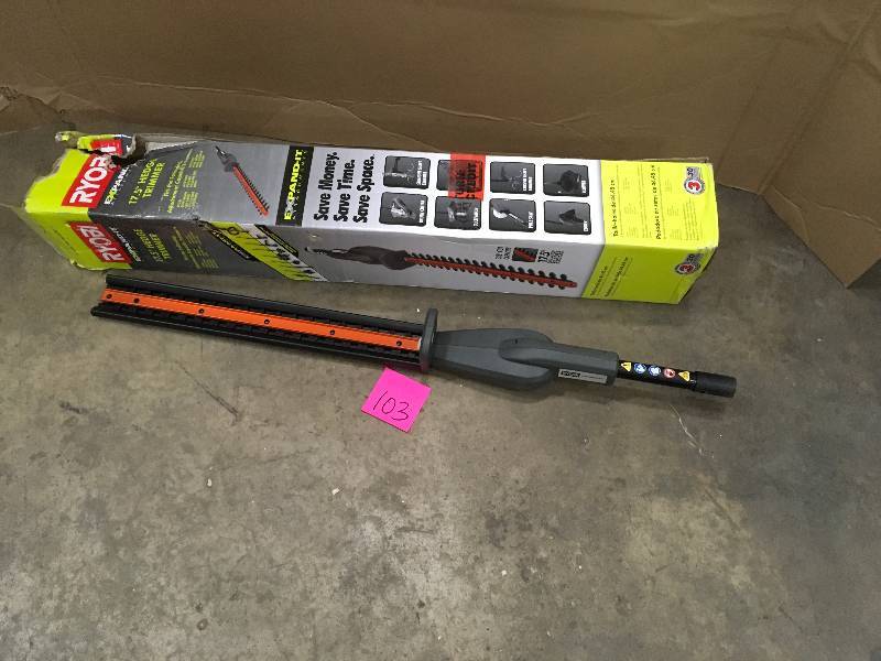 Ryobi Expand-It 17-12 in. Universal Hedge Trimmer Attachment in like New conditions