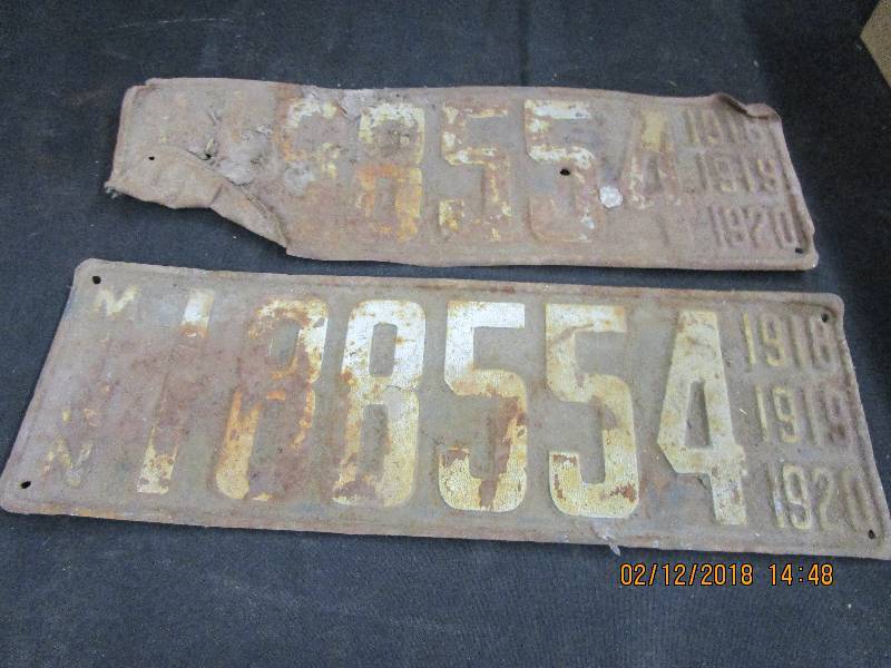 lot 2 image: Vintage Licence Plates 1918, 19 and 20 set