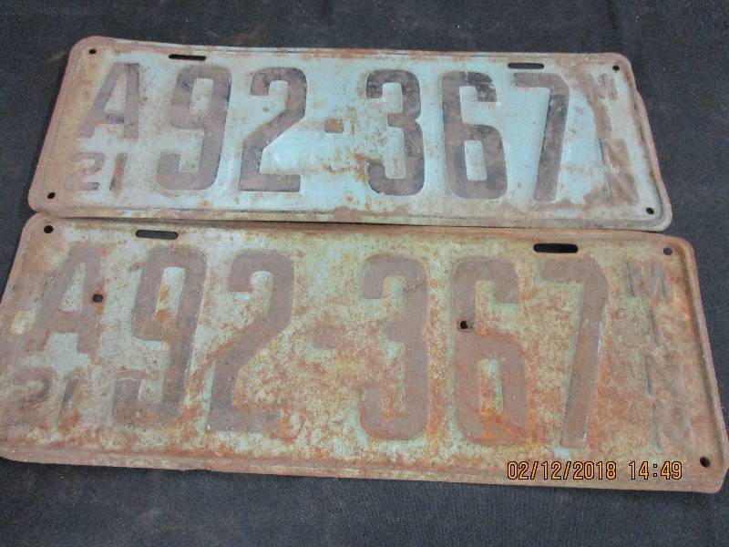 lot 3 image: Vintage Licence Plates 1921