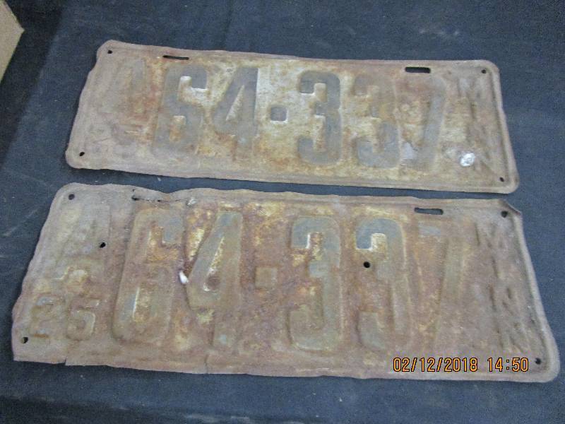 lot 6 image: Vintage Licence Plates 1925