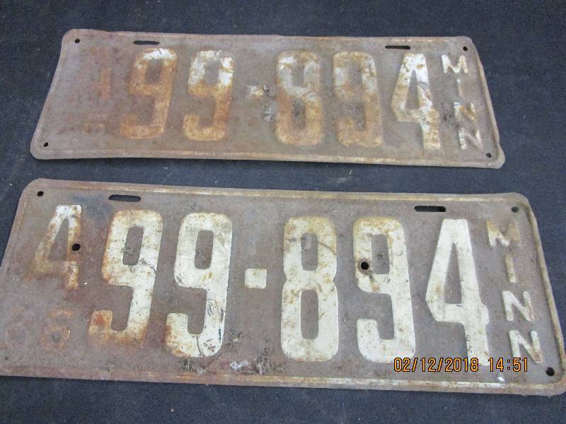 lot 7 image: Vintage Licence Plates 1926