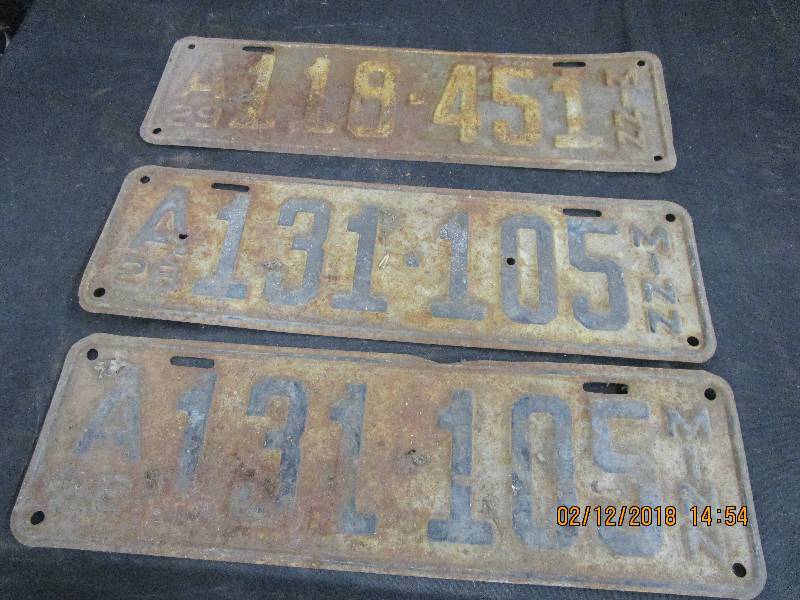 lot 9 image: Vintage Licence Plates set of 1928 and single 1929