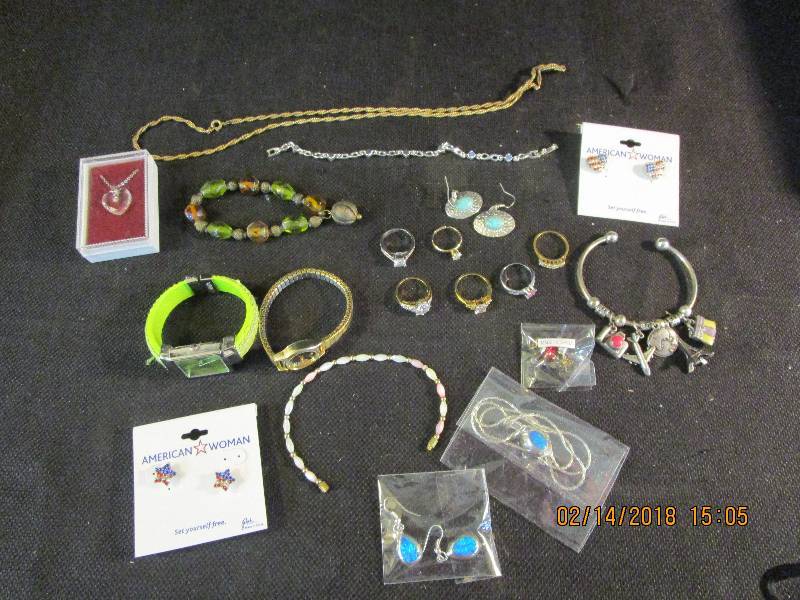 lot 48 image: Various Nice Jewelry
