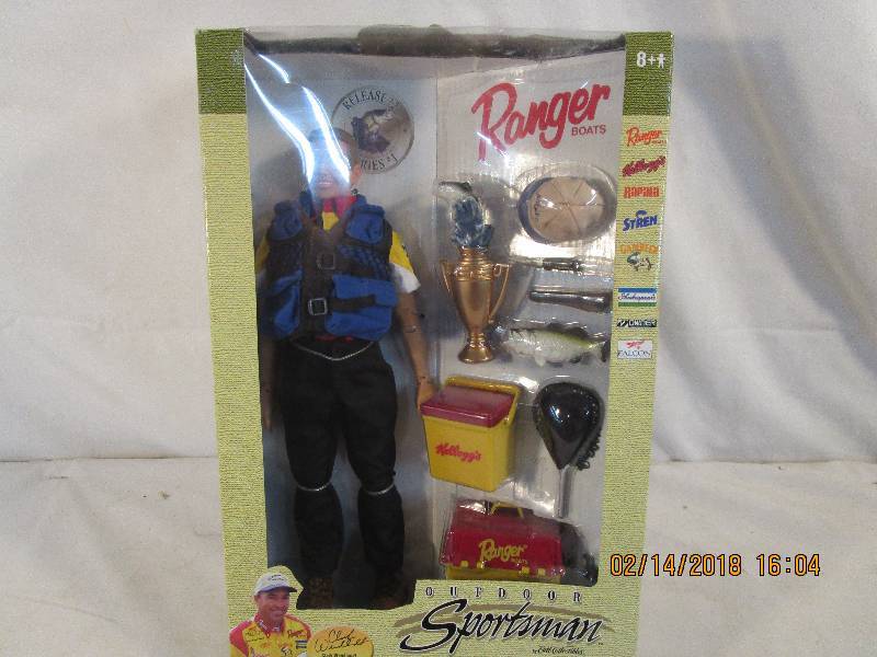 lot 59 image: Outdoor Sportsman 12 Outdoor Collectible Figure Ranger Boats Clark Wendlandt