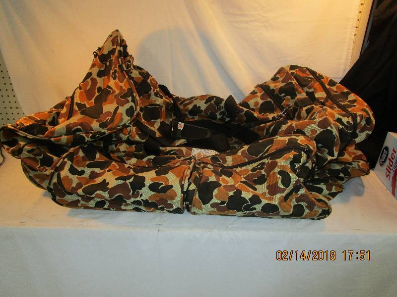 lot 76 image: Field and Forest Huge Camo Bag with Rollers and set of orange gloves