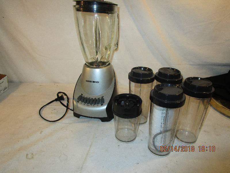 lot 83 image: Black and Decker Blender