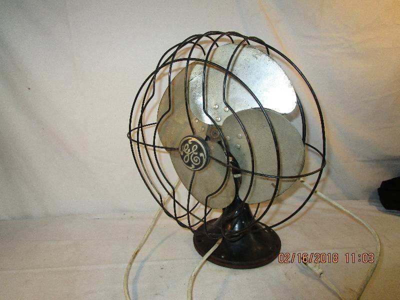 lot 90 image: Old Fan