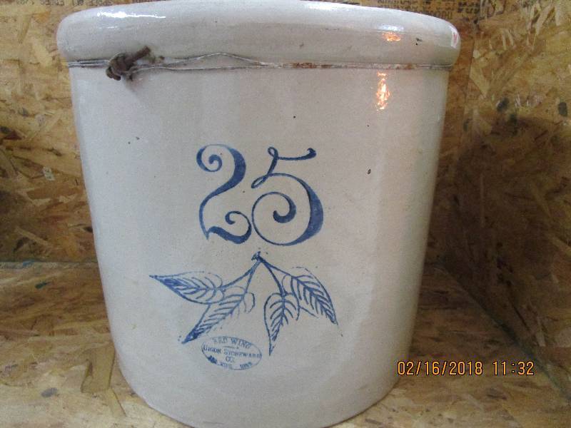 lot 98 image: Wing 25 Gallon Crock Birchleaf