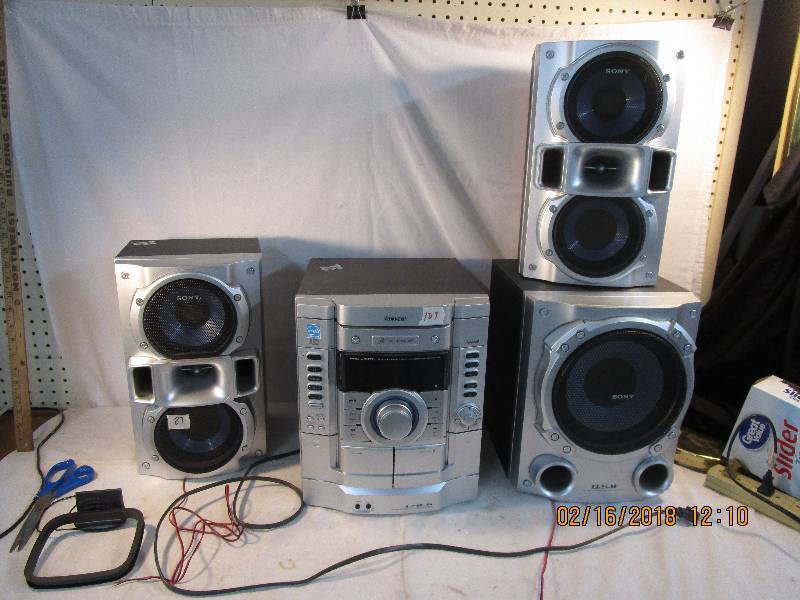 lot 107 image: Stereo System Sony