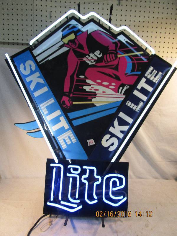 lot 143 image: Neon Ski Light